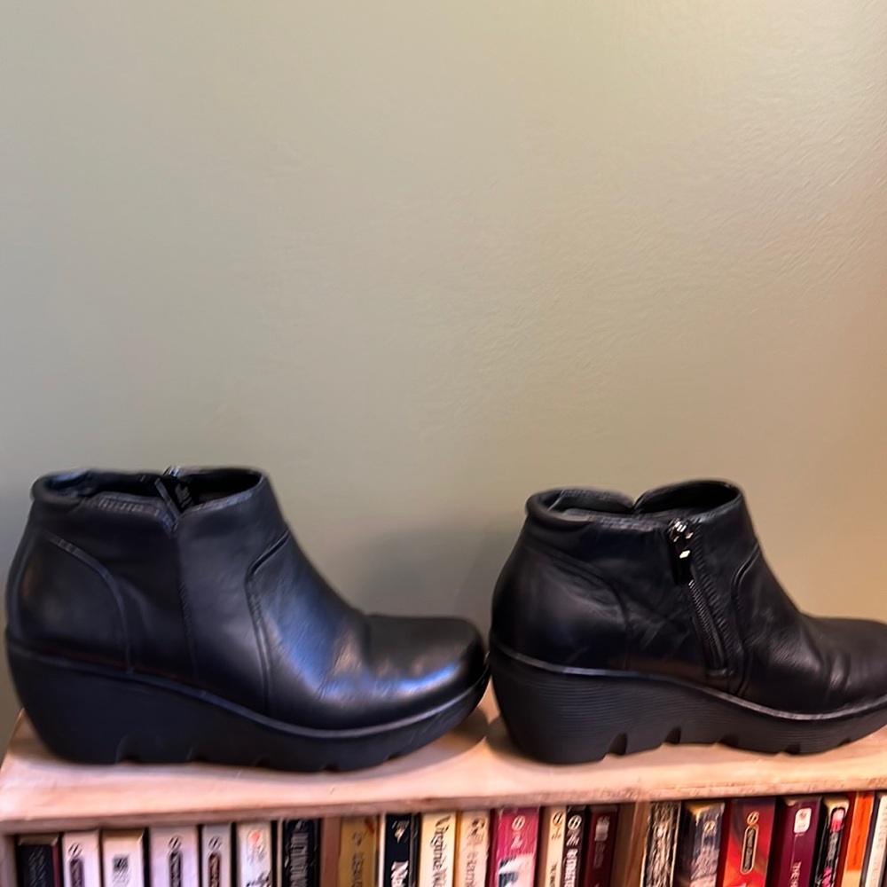 Clarks artisan womens booties. All leather